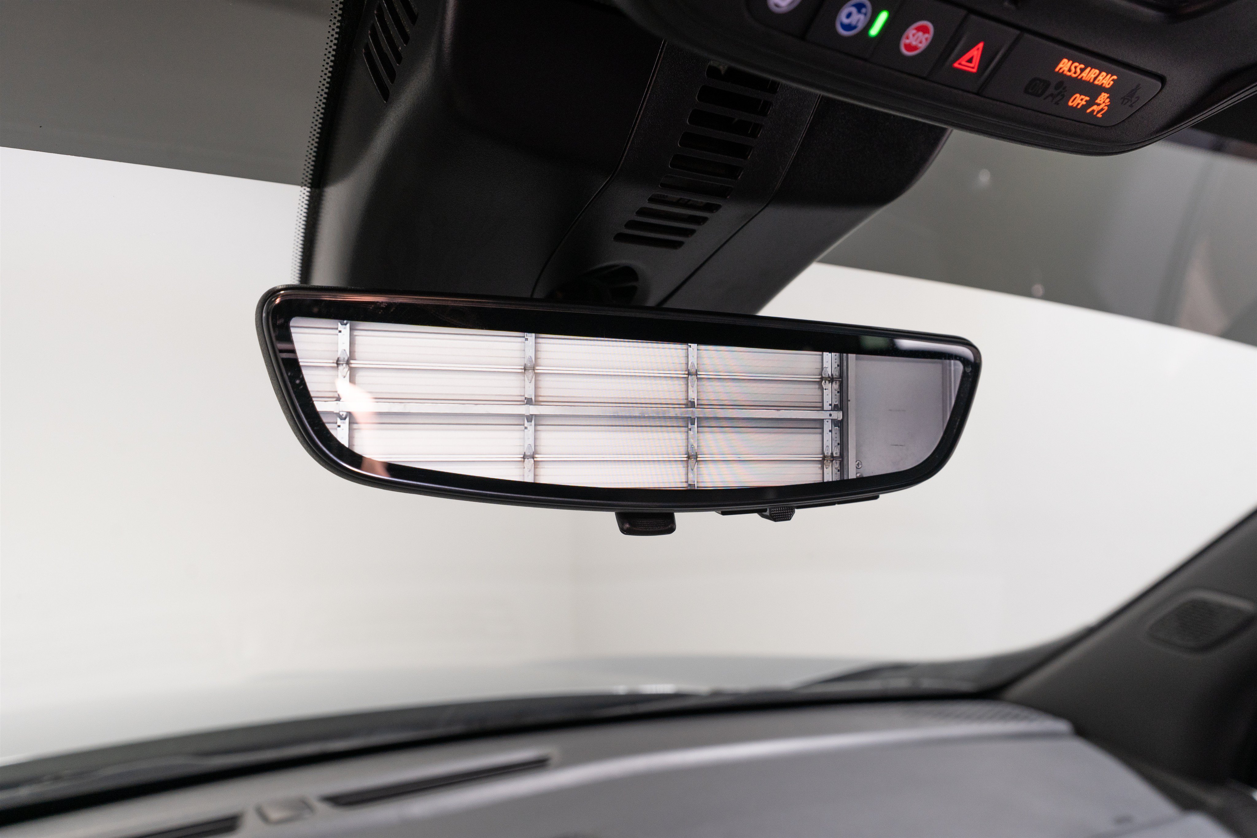 Used 2026 GMC Acadia Elevation w/ Elevation Premium Package FWD image 16