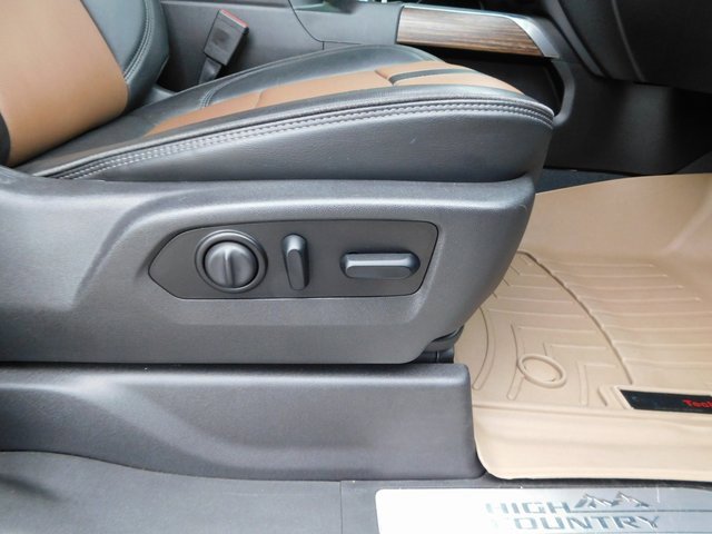 Used 2021 Chevrolet Silverado 1500 High Country w/ Technology Package image 24