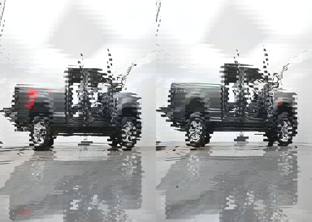 Used 2020 Ford F250 XLT image 45