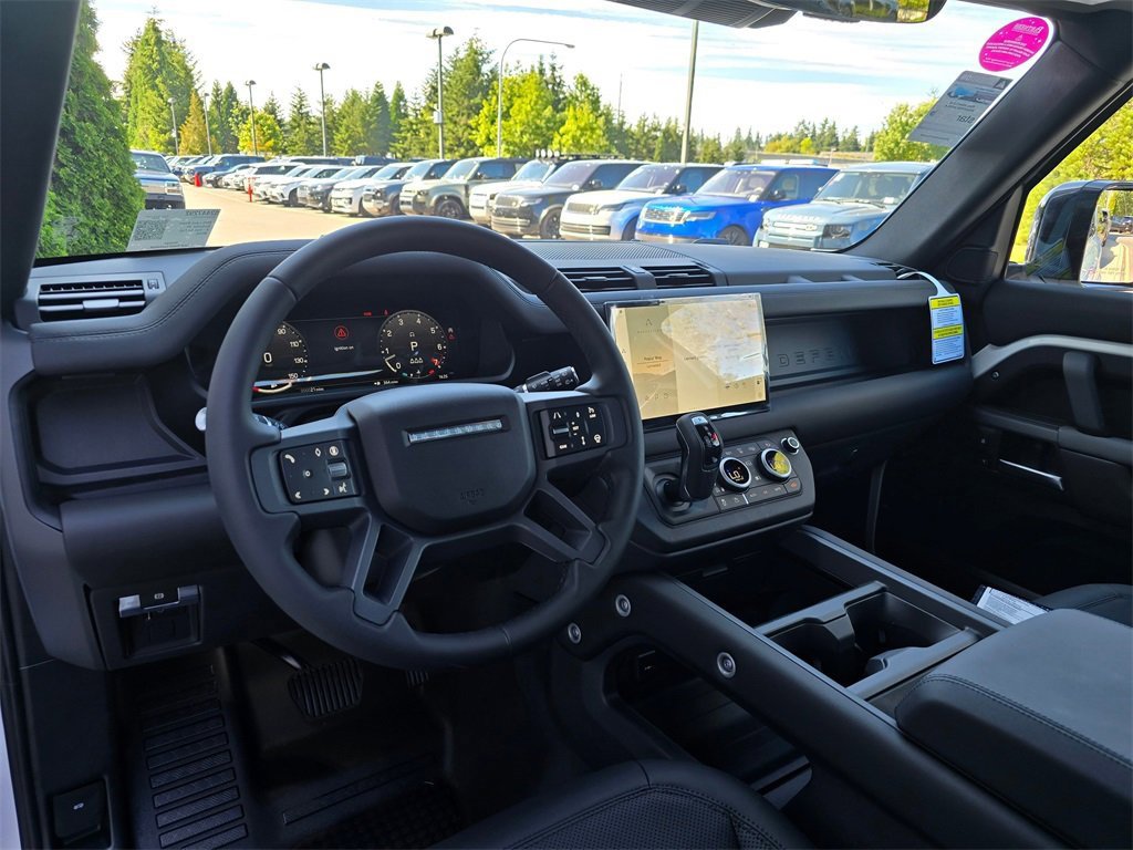 New 2025 Land Rover Defender 90 X-Dynamic SE image 10