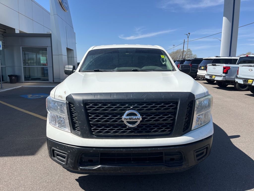 Used 2017 Nissan Titan S image 3