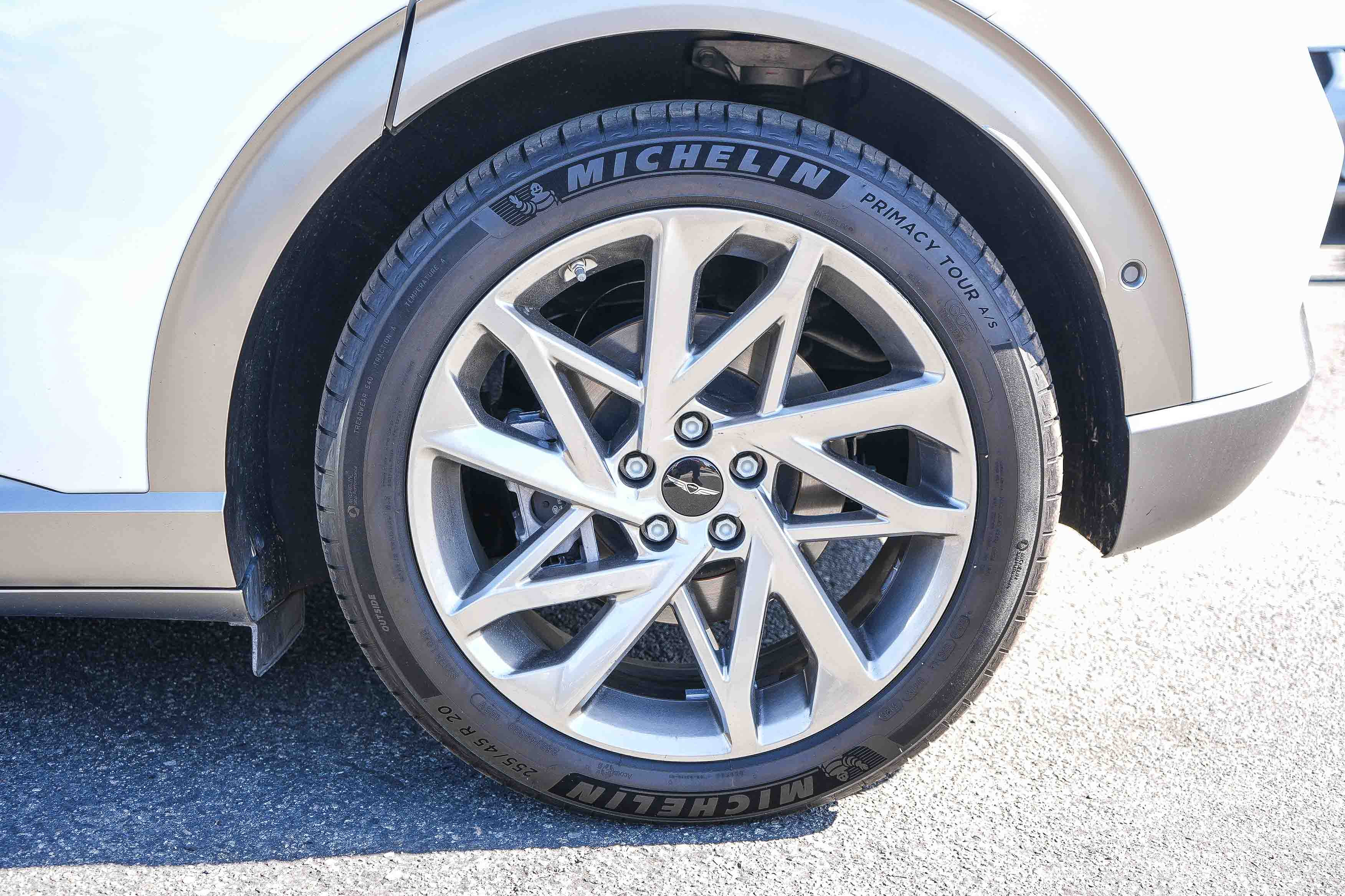 Used 2023 Genesis GV60 Advanced AWD/4WD image 11