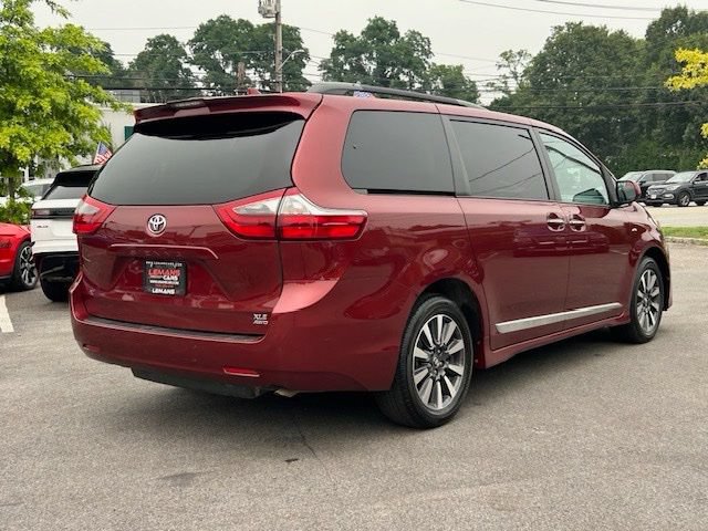 Used 2020 Toyota Sienna XLE w/ XLE Navigation Package AWD/4WD image 5