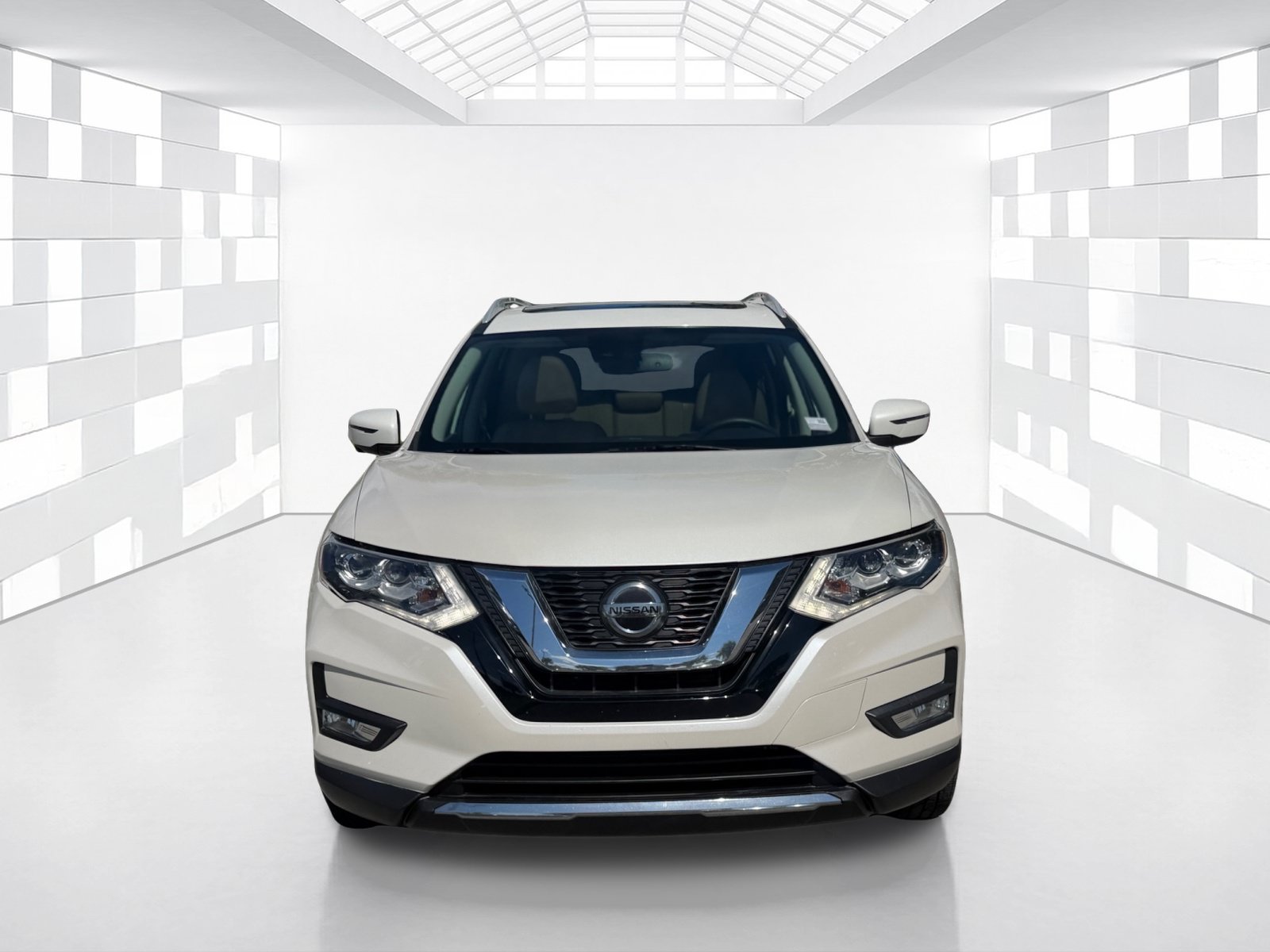 Used 2019 Nissan Rogue SL w/ Premium Package FWD image 2