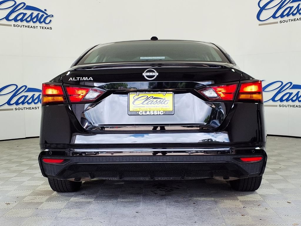 Used 2025 Nissan Altima 2.5 SV FWD image 4