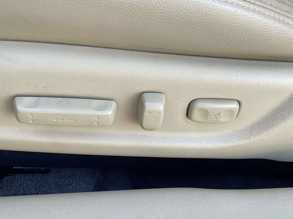 Used 2012 Honda Accord EX-L image 16