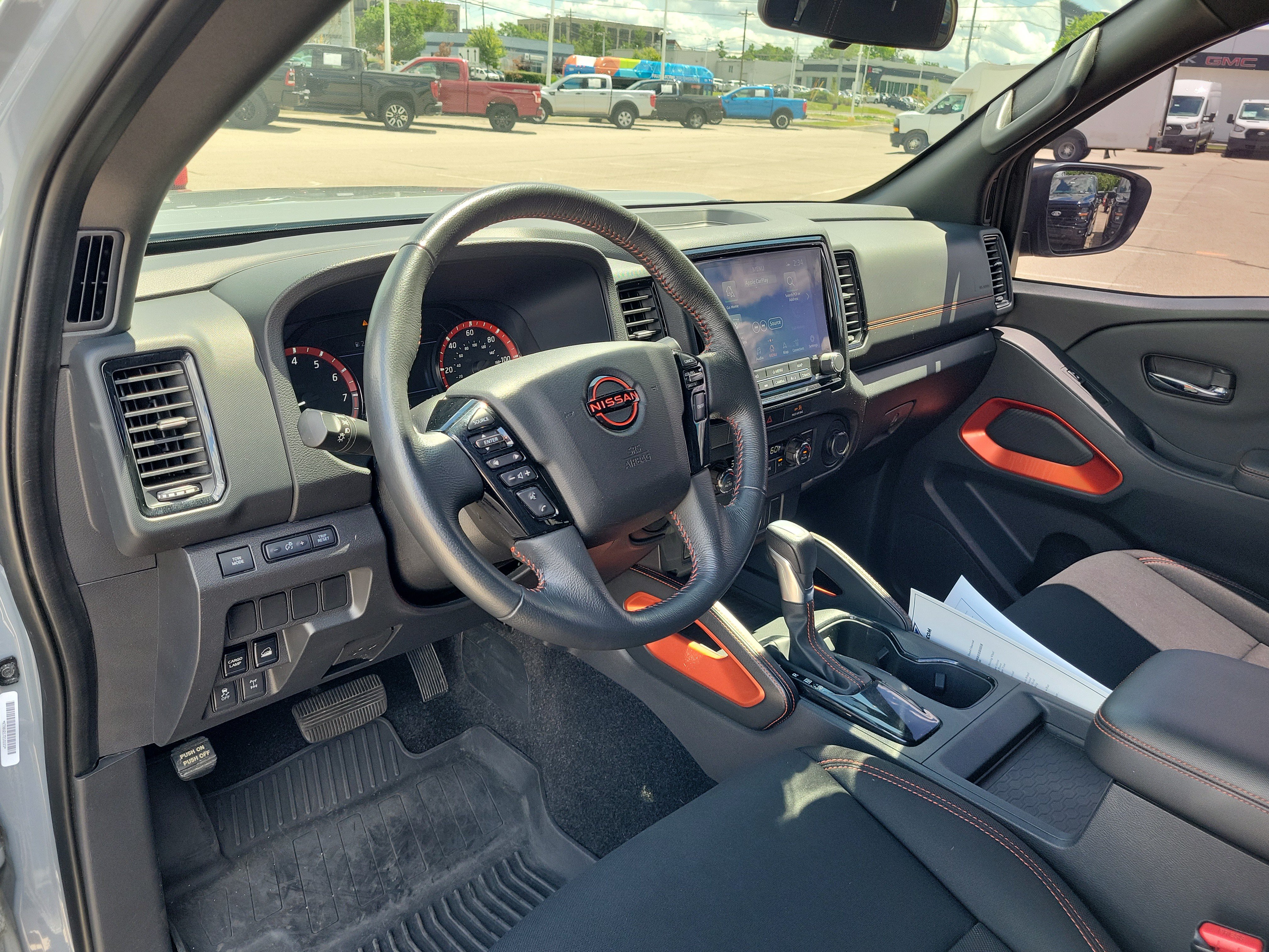 Used 2022 Nissan Frontier PRO-4X w/ Off-Road Protection Package AWD/4WD image 17