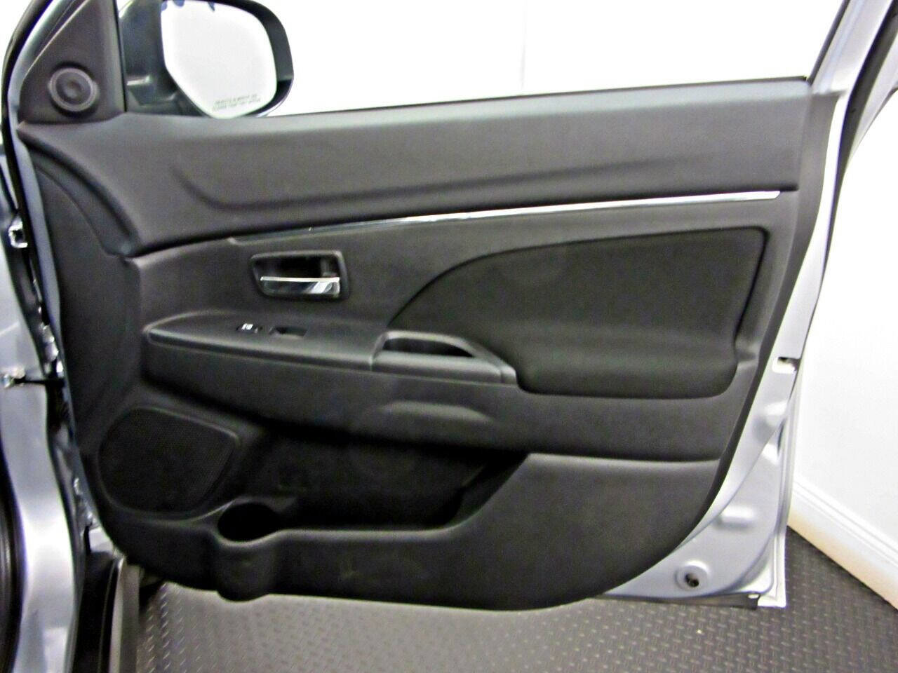 Used 2016 Mitsubishi Outlander Sport ES AWD/4WD image 12