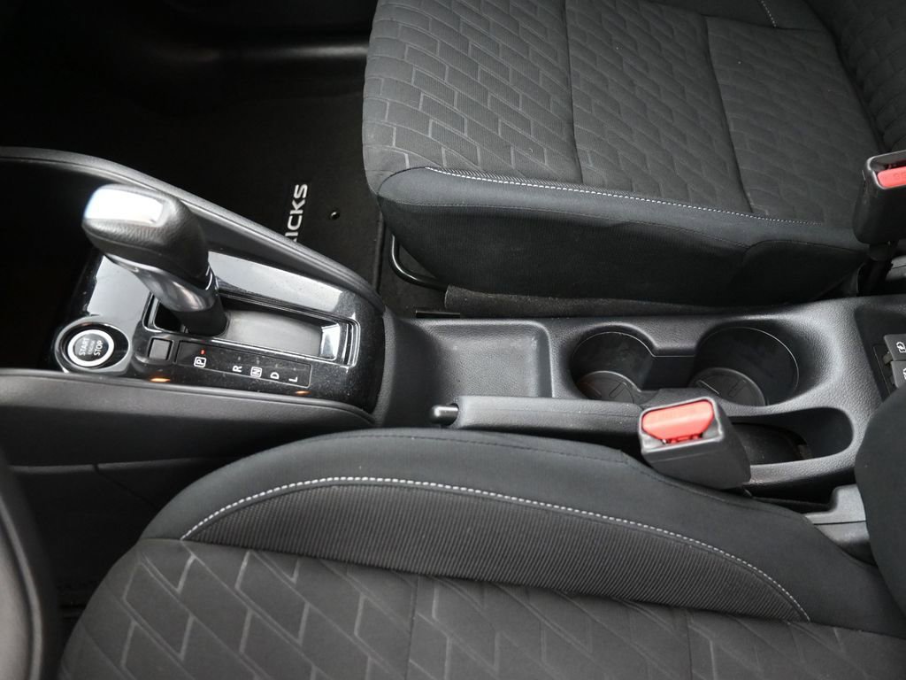 Used 2022 Nissan Kicks S image 19