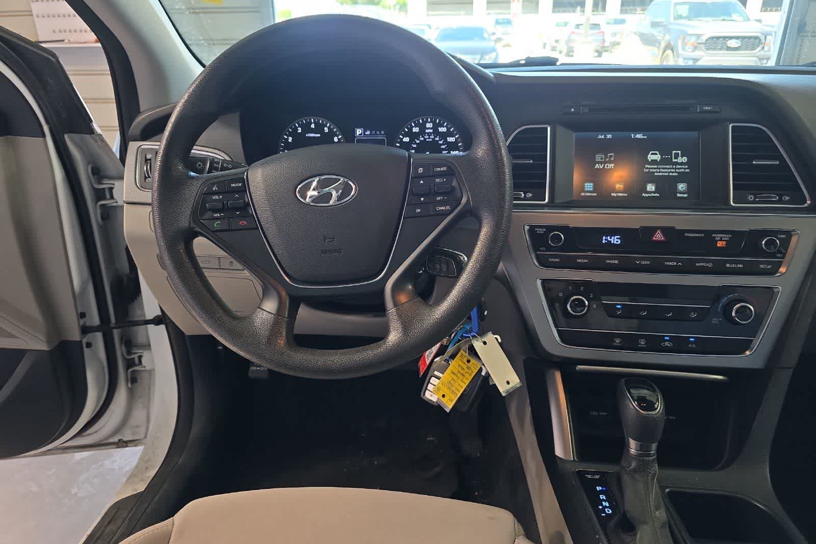 Used 2016 Hyundai Sonata SE FWD image 16
