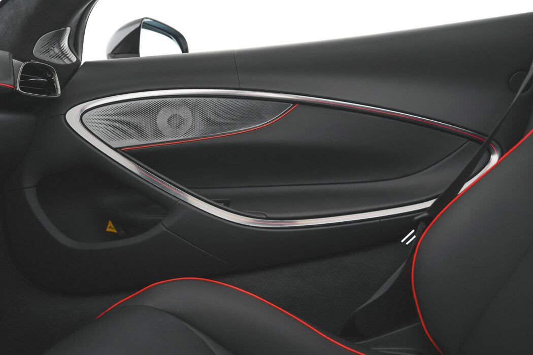 Used 2025 McLaren Artura Spider RWD image 12