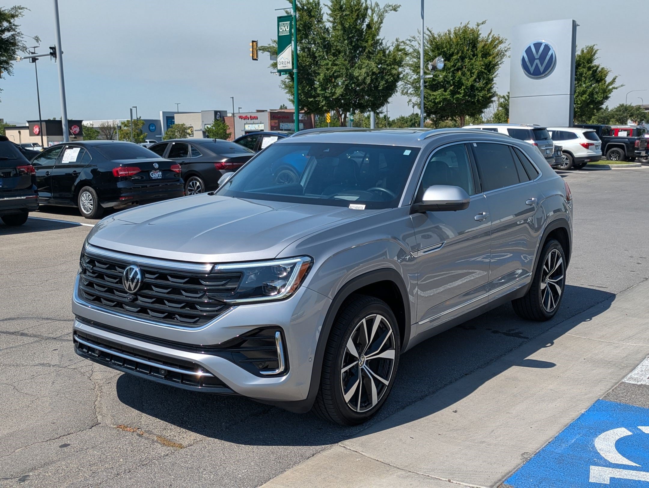 Used 2024 Volkswagen Atlas Cross Sport SEL Premium R-Line AWD/4WD image 11