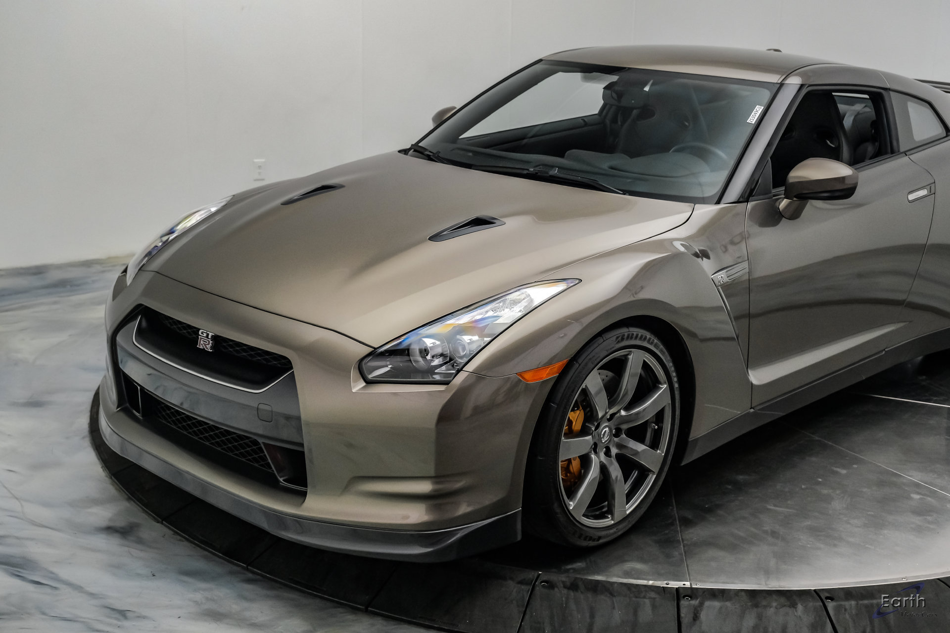 Used 2009 Nissan GT-R Premium AWD/4WD image 8