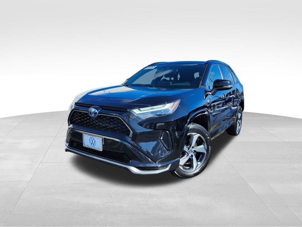 Used 2022 Toyota RAV4 SE w/ Weather & Moonroof Package AWD/4WD image 3