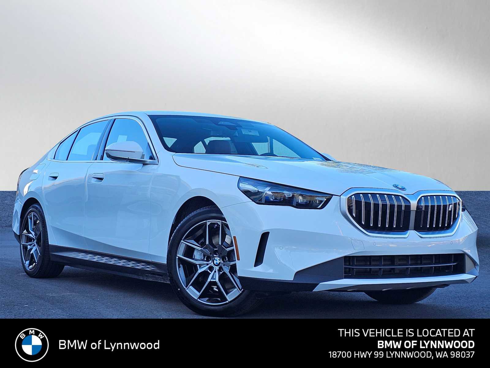 New 2026 BMW i5 eDrive40 w/ Premium Package AWD/4WD image 1