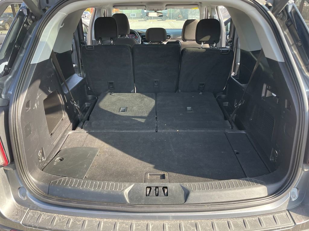 Used 2022 Ford Explorer XLT AWD/4WD image 25