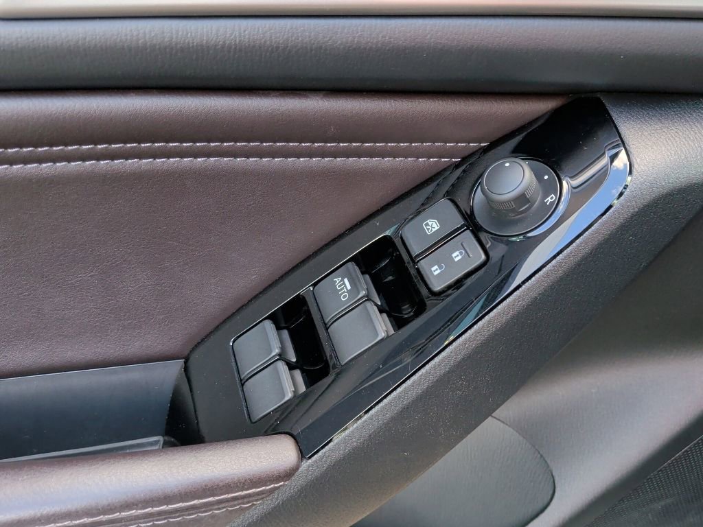 Used 2018 MAZDA MAZDA3 Touring image 13