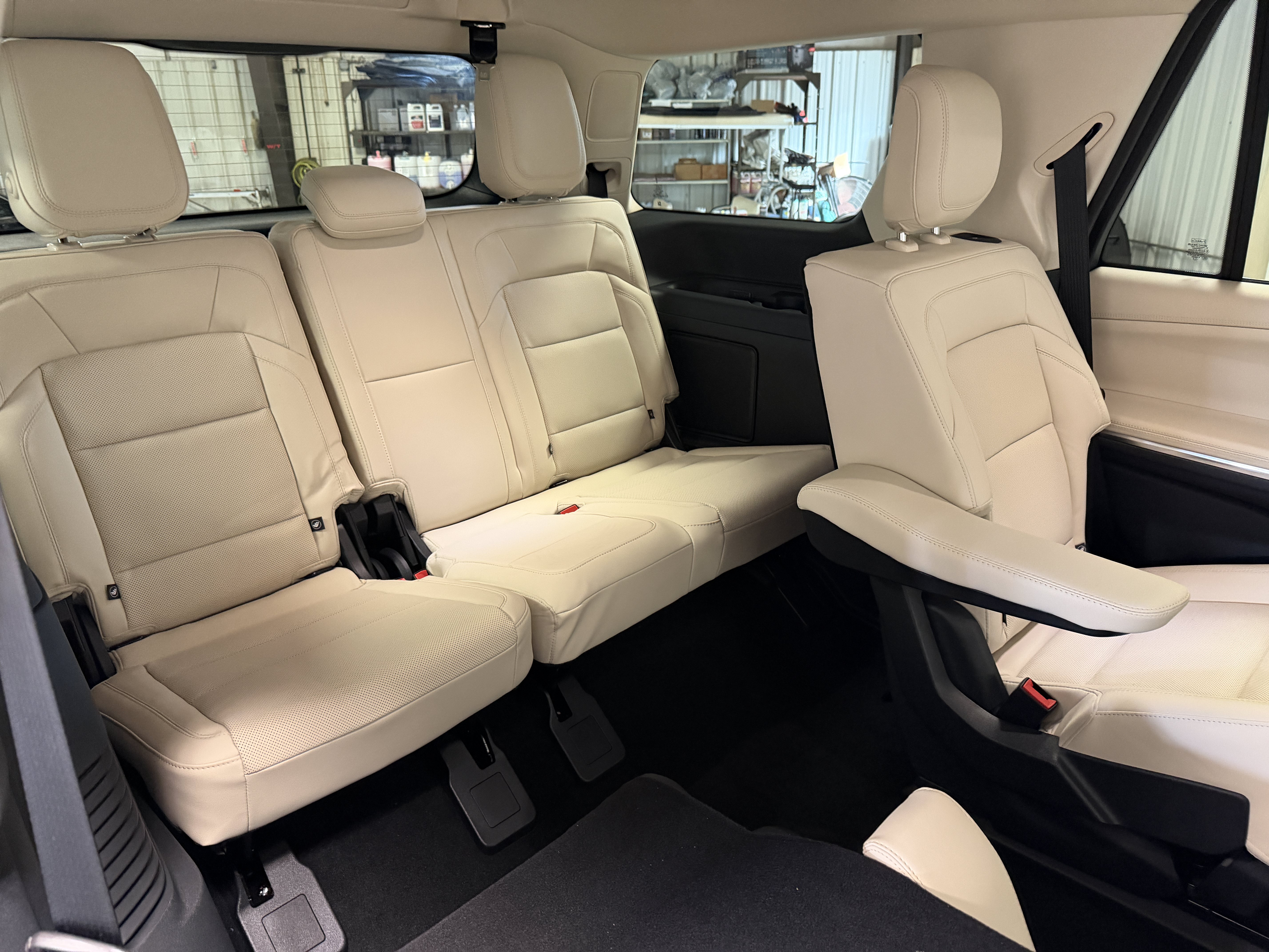 New 2027 Lincoln Navigator Reserve w/ Jet Appearance Package AWD/4WD image 26