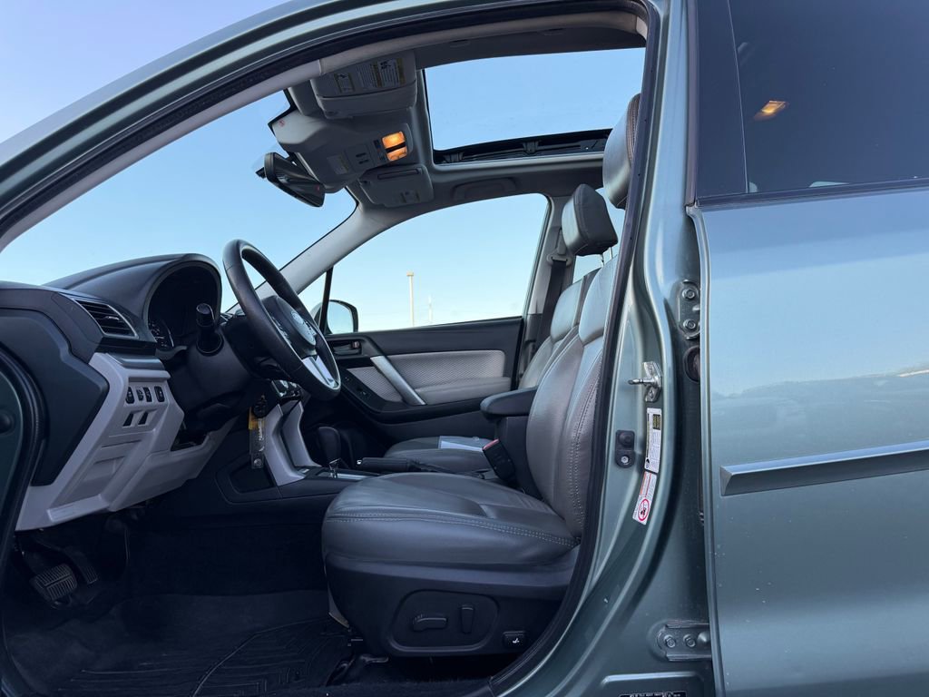 Used 2017 Subaru Forester 2.5i Premium AWD/4WD image 5
