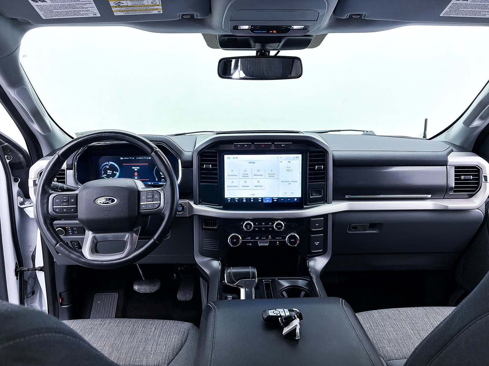 Used 2022 Ford F150 Lightning XLT AWD/4WD image 29