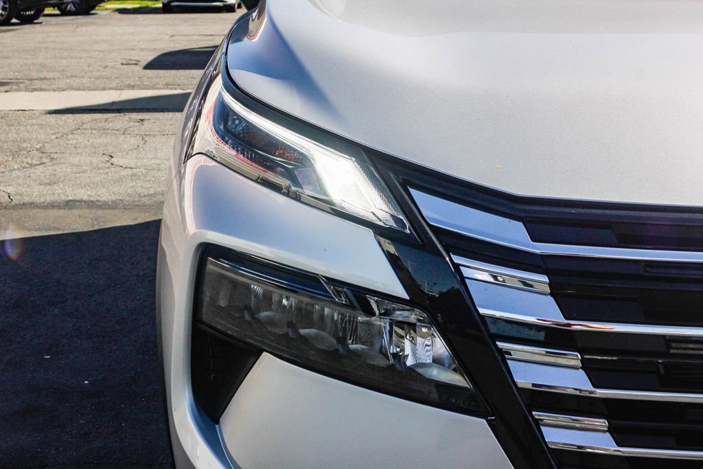 New 2025 Nissan Rogue S image 5