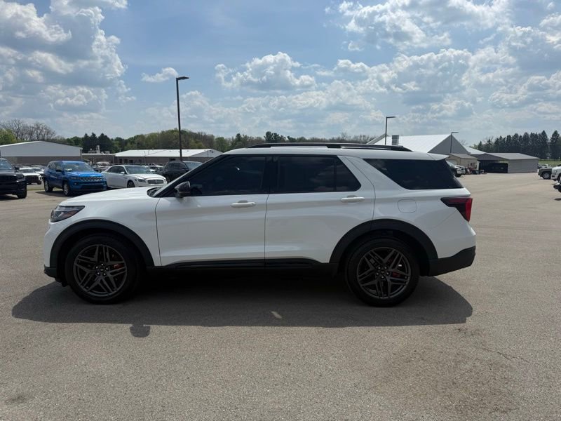 Used 2025 Ford Explorer ST w/ Sun And Sound Package AWD/4WD image 9