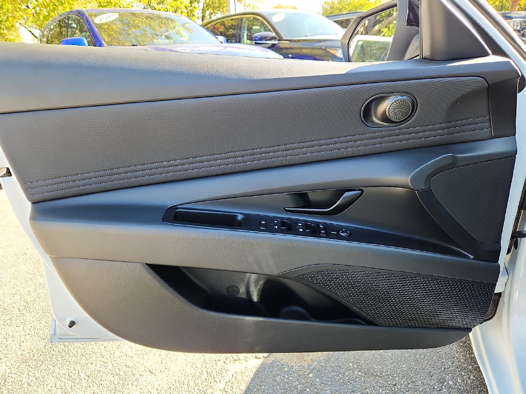 Used 2026 Hyundai Elantra Sport FWD image 12