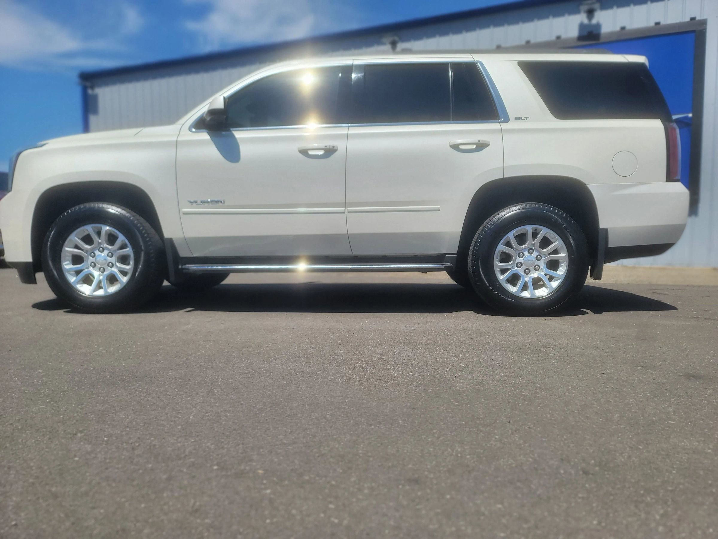 Used 2015 GMC Yukon SLT w/ HD Trailering Package AWD/4WD image 30
