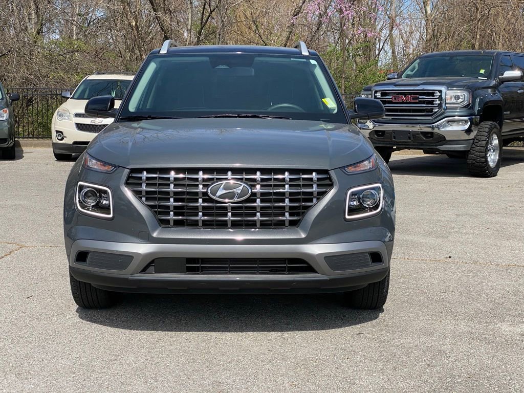 Certified 2025 Hyundai Venue Limited image 2