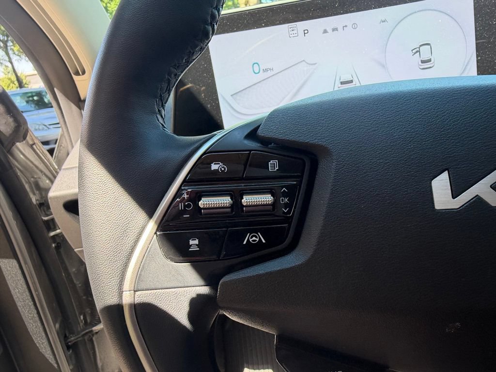 Used 2024 Kia EV6 Wind w/ Wind Technology Package AWD/4WD image 18