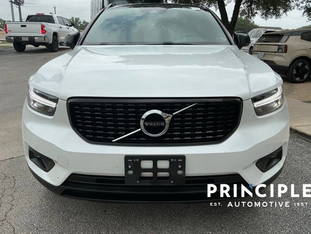 Used 2020 Volvo XC40 T5 R-Design w/ Protection Package Premier AWD/4WD image 3