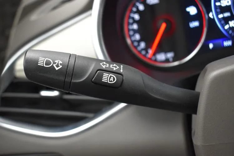 Used 2024 Chevrolet Malibu LT FWD image 24