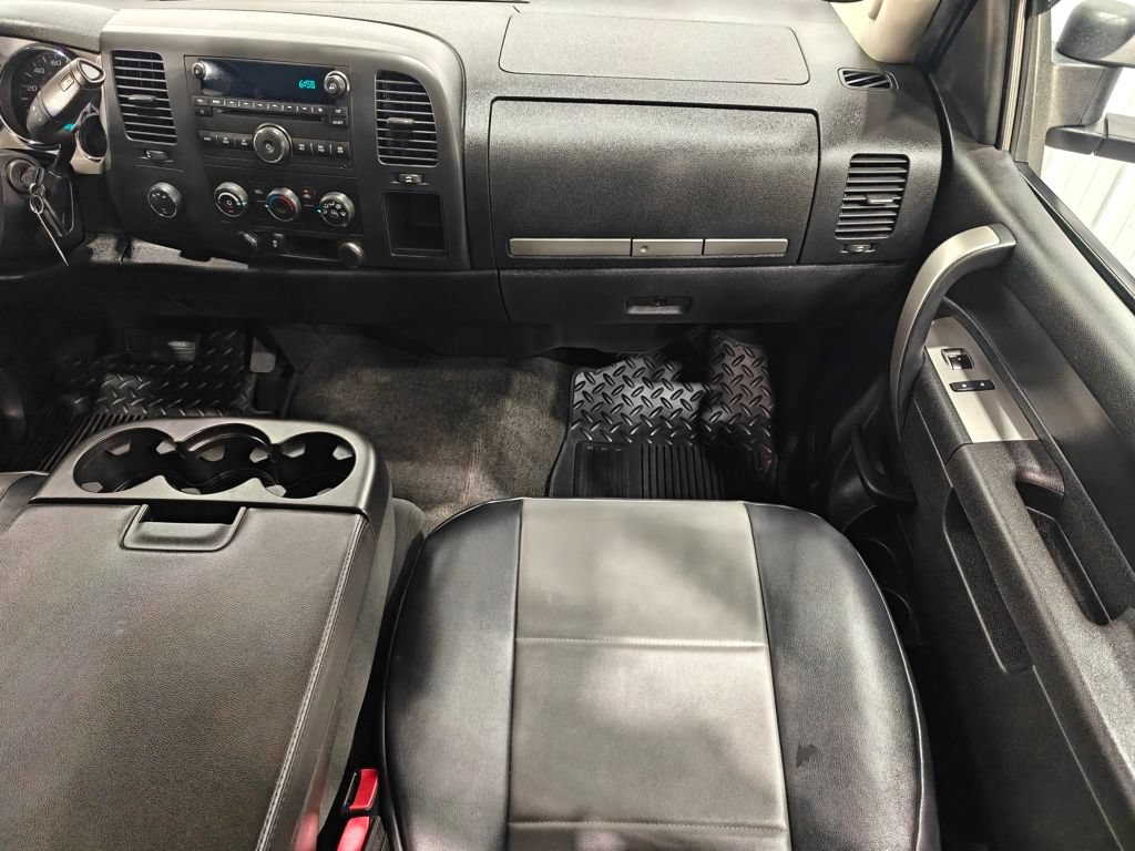 Used 2011 Chevrolet Silverado 2500 LT w/ Snow Plow Prep Package AWD/4WD image 27