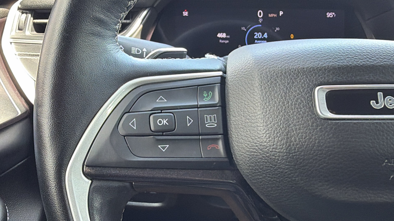 Certified 2022 Jeep Grand Cherokee L Laredo w/ Luxury Tech Group I RWD image 25