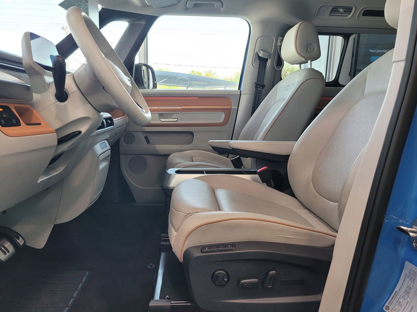 Used 2025 Volkswagen ID. Buzz 1st Edition image 16