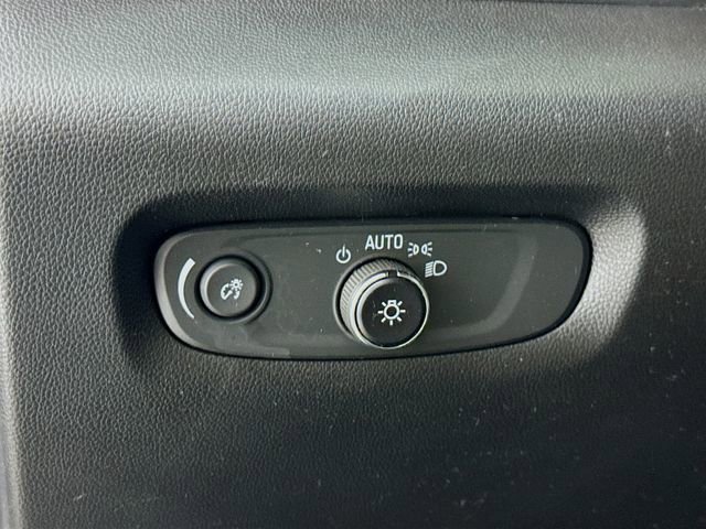 Used 2023 Chevrolet Traverse LS image 10