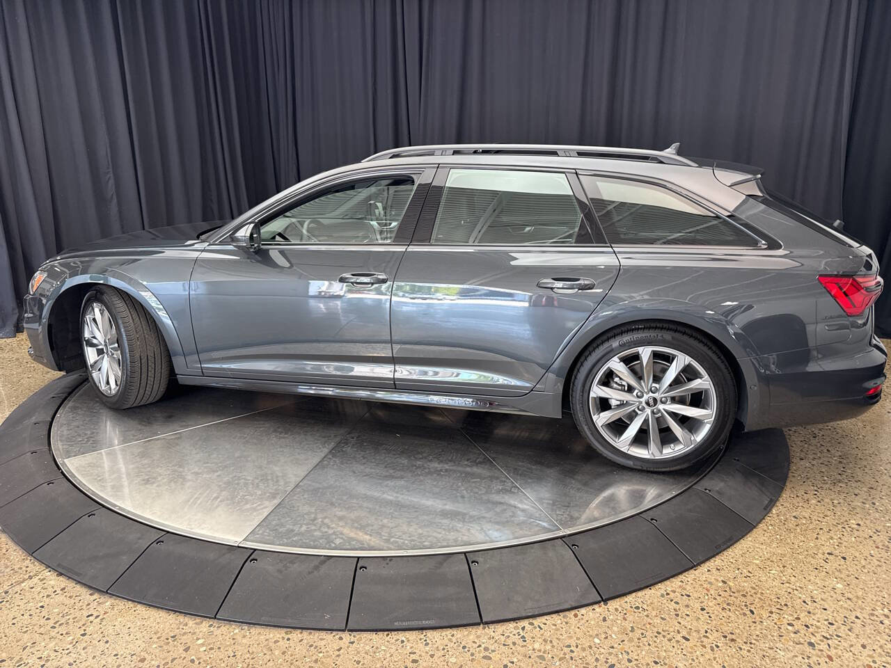 Used 2024 Audi A6 Premium Plus w/ Executive Package image 4