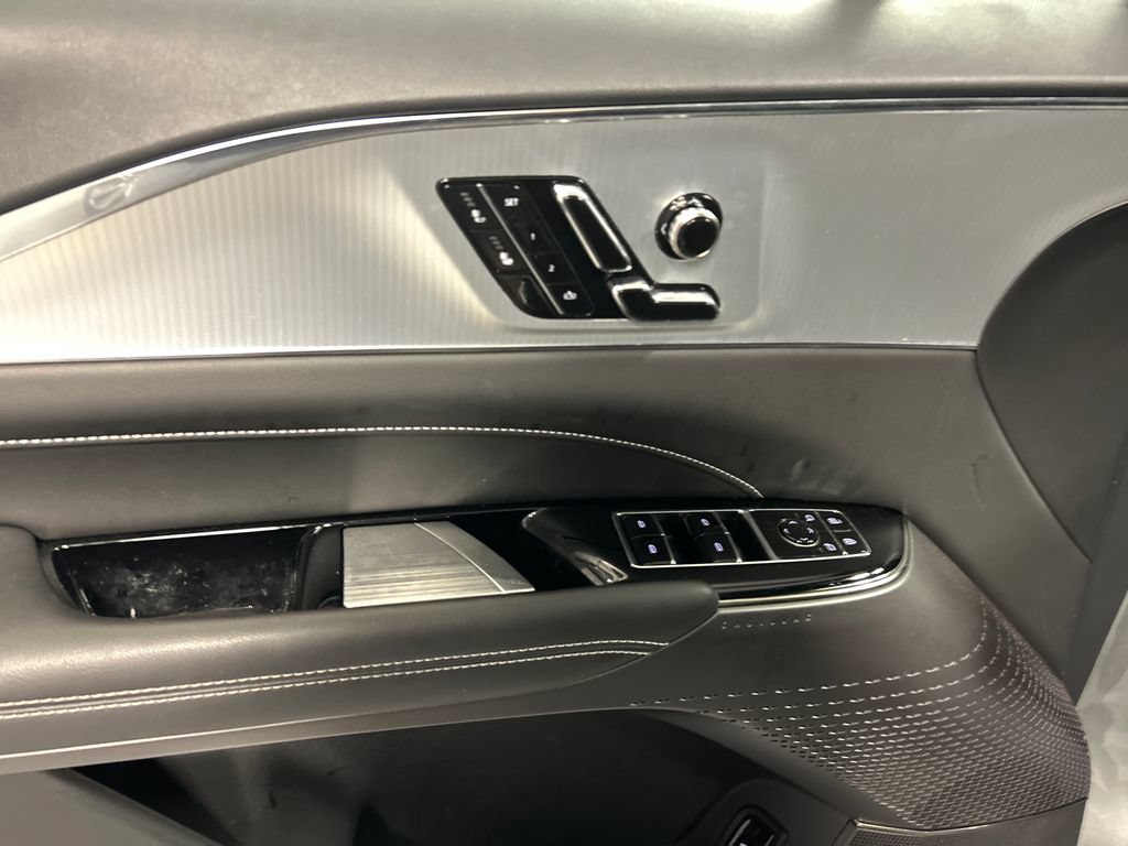Used 2024 Cadillac Lyriq Tech RWD image 13