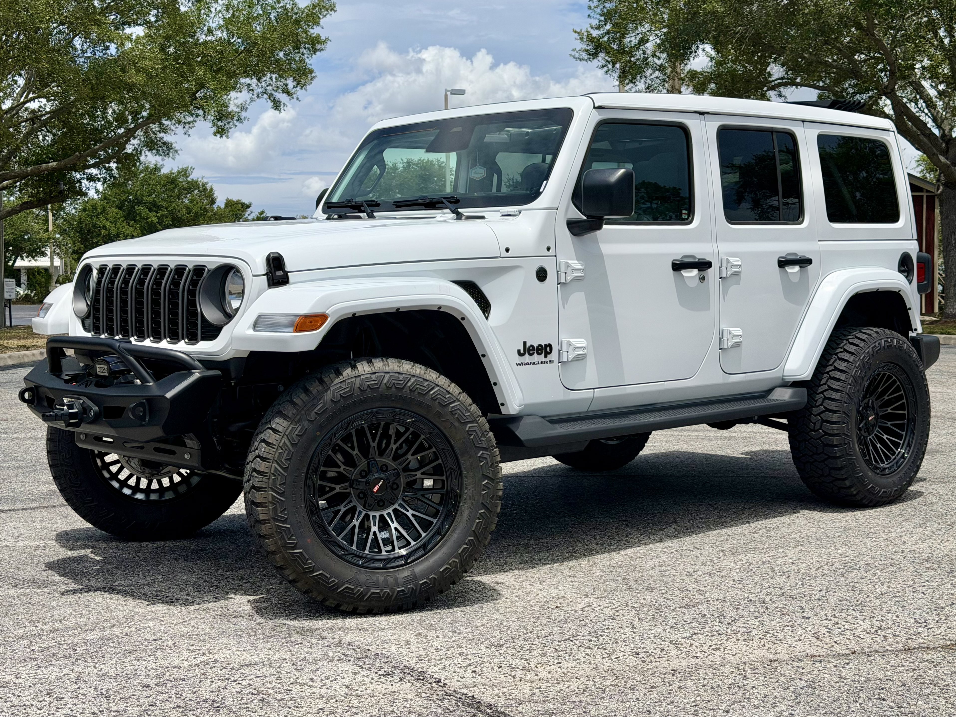 Used 2026 Jeep Wrangler Unlimited Sport AWD/4WD image 3