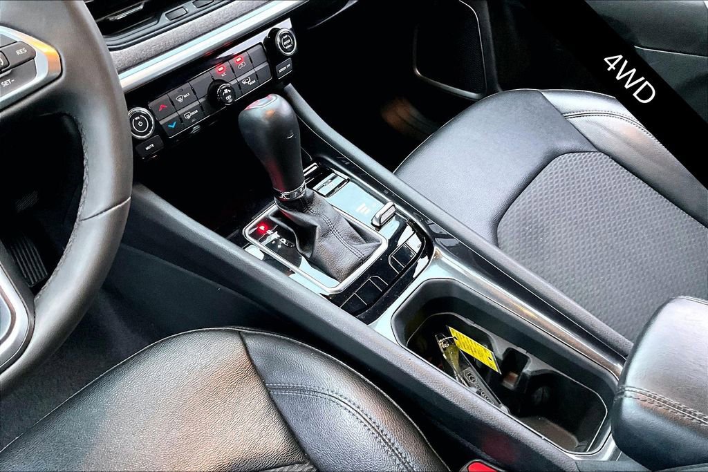 Used 2024 Jeep Compass Latitude image 17