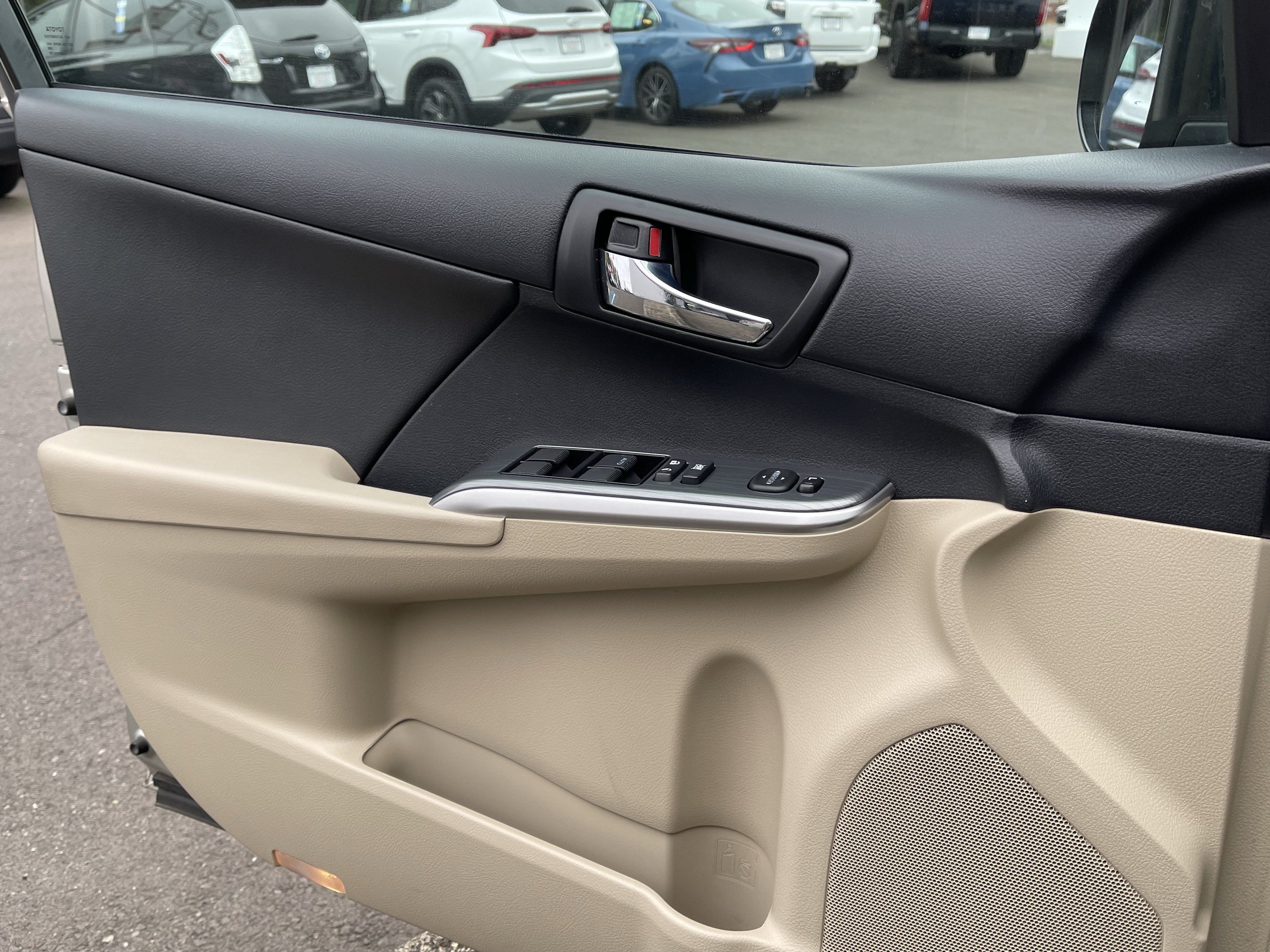 Used 2014 Toyota Camry LE FWD image 24