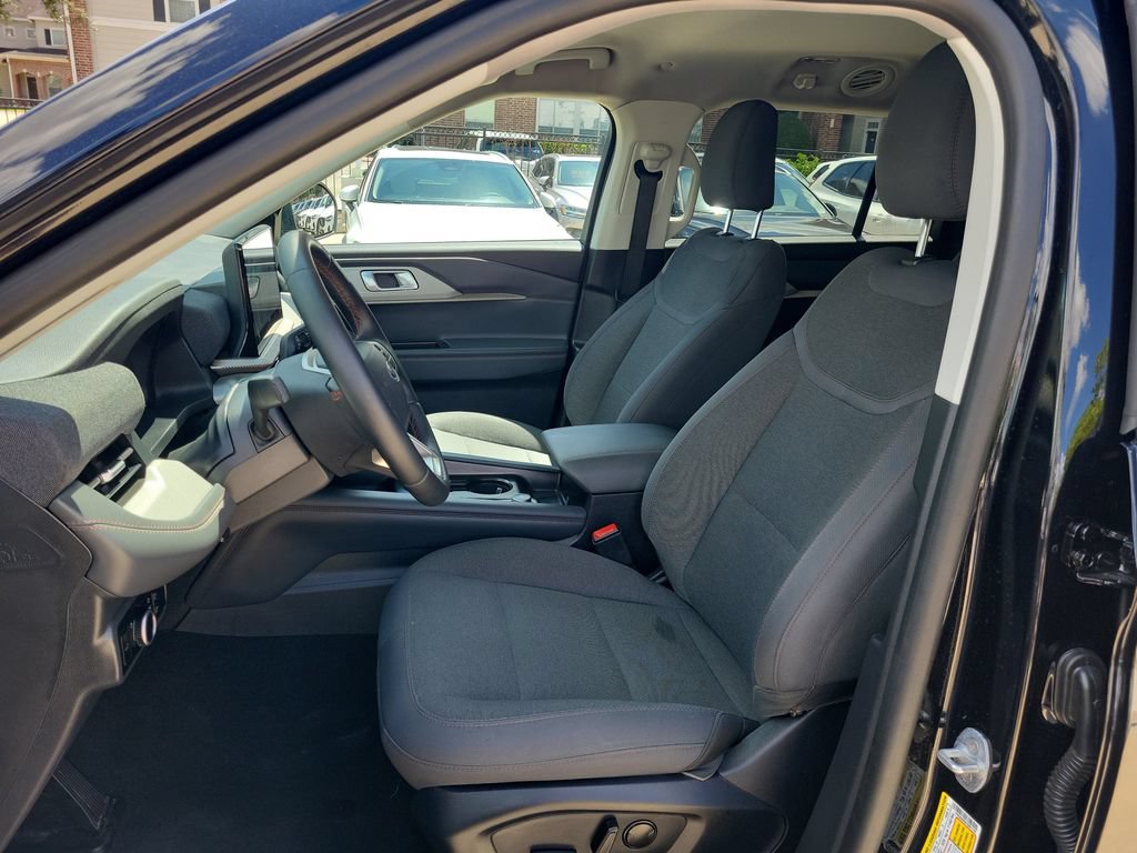 Used 2026 Ford Explorer Active AWD/4WD image 20