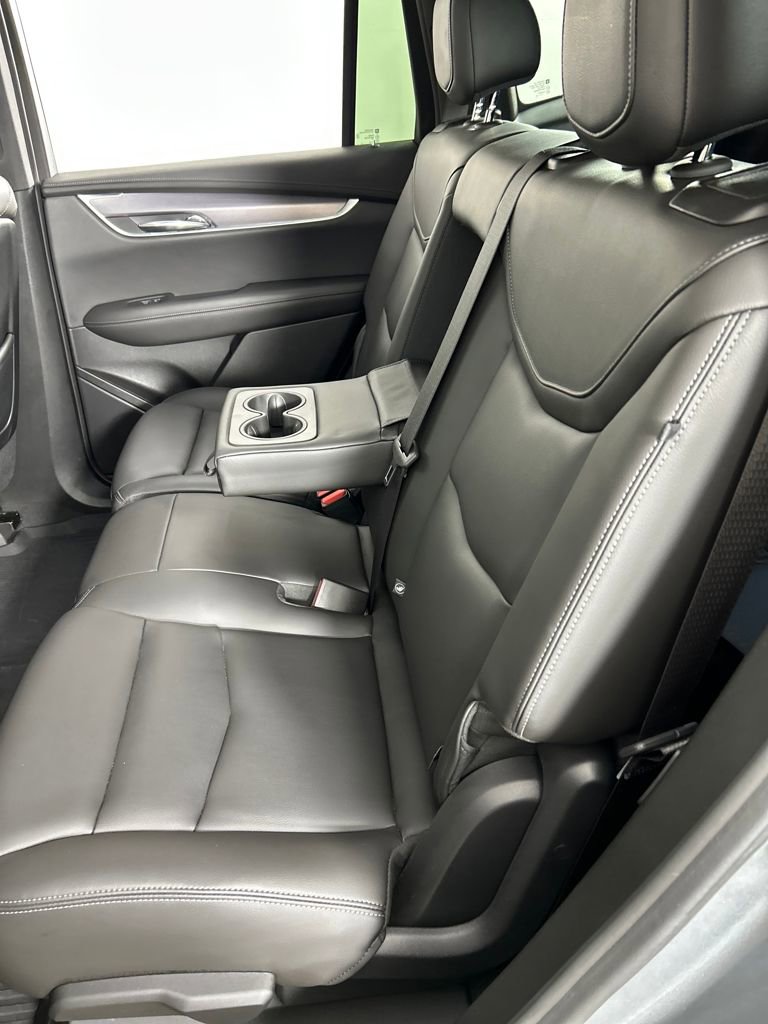 Used 2024 Cadillac XT6 Luxury w/ LPO, Floor Liner Package AWD/4WD image 15