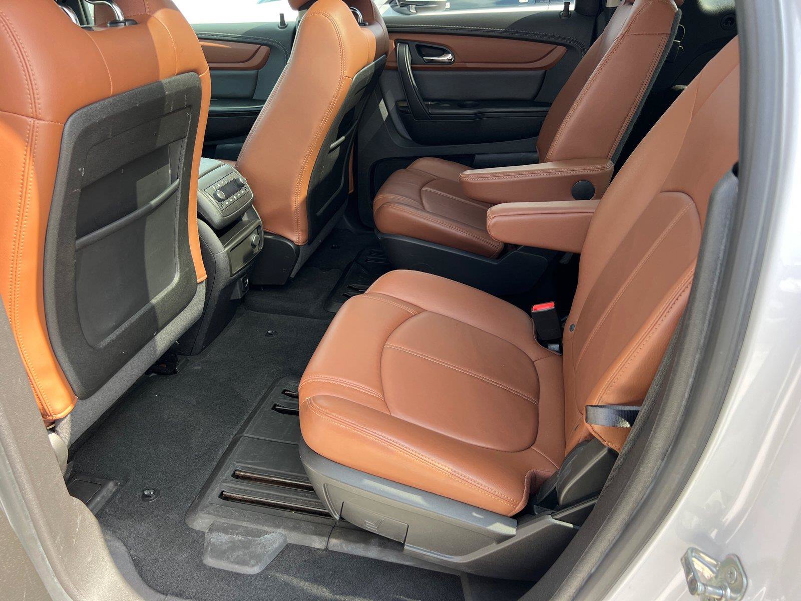 Used 2016 Chevrolet Traverse LT FWD image 21