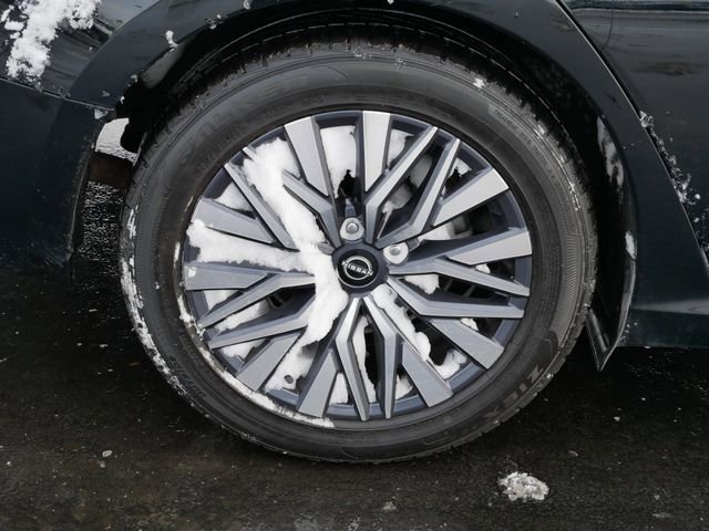 Used 2024 Nissan Altima 2.5 SV image 5