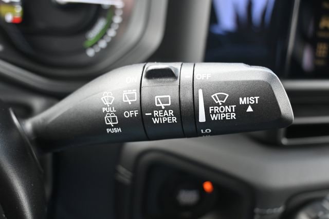 Used 2025 Jeep Wrangler Sahara image 36