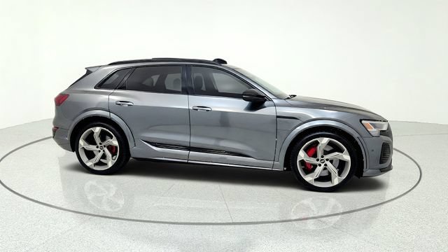 Used 2024 Audi Q8 e-tron Prestige AWD/4WD image 10