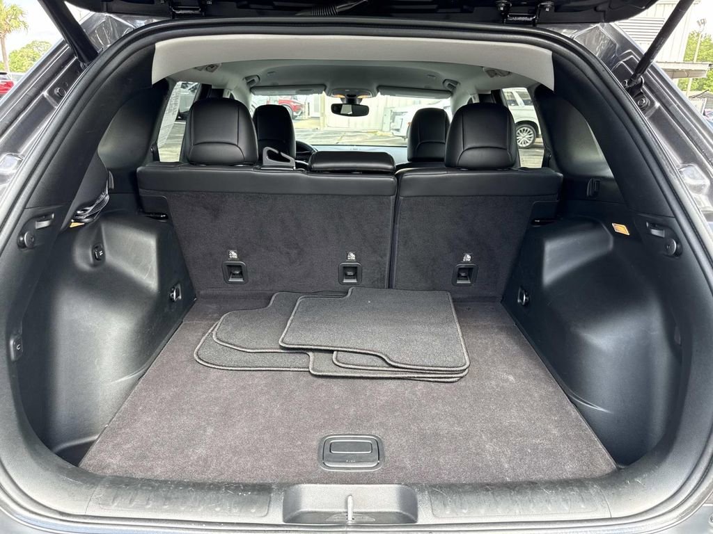 Used 2019 Jeep Cherokee Limited FWD image 11