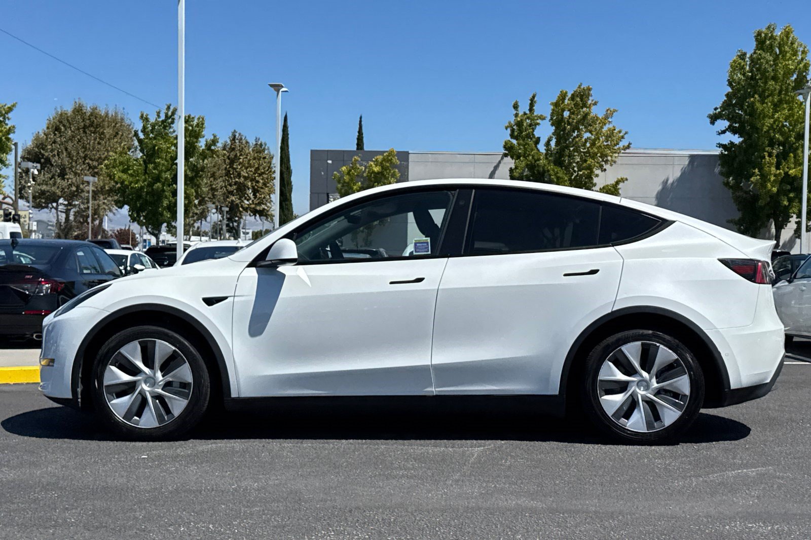 Used 2021 Tesla Model Y Long Range AWD/4WD image 2