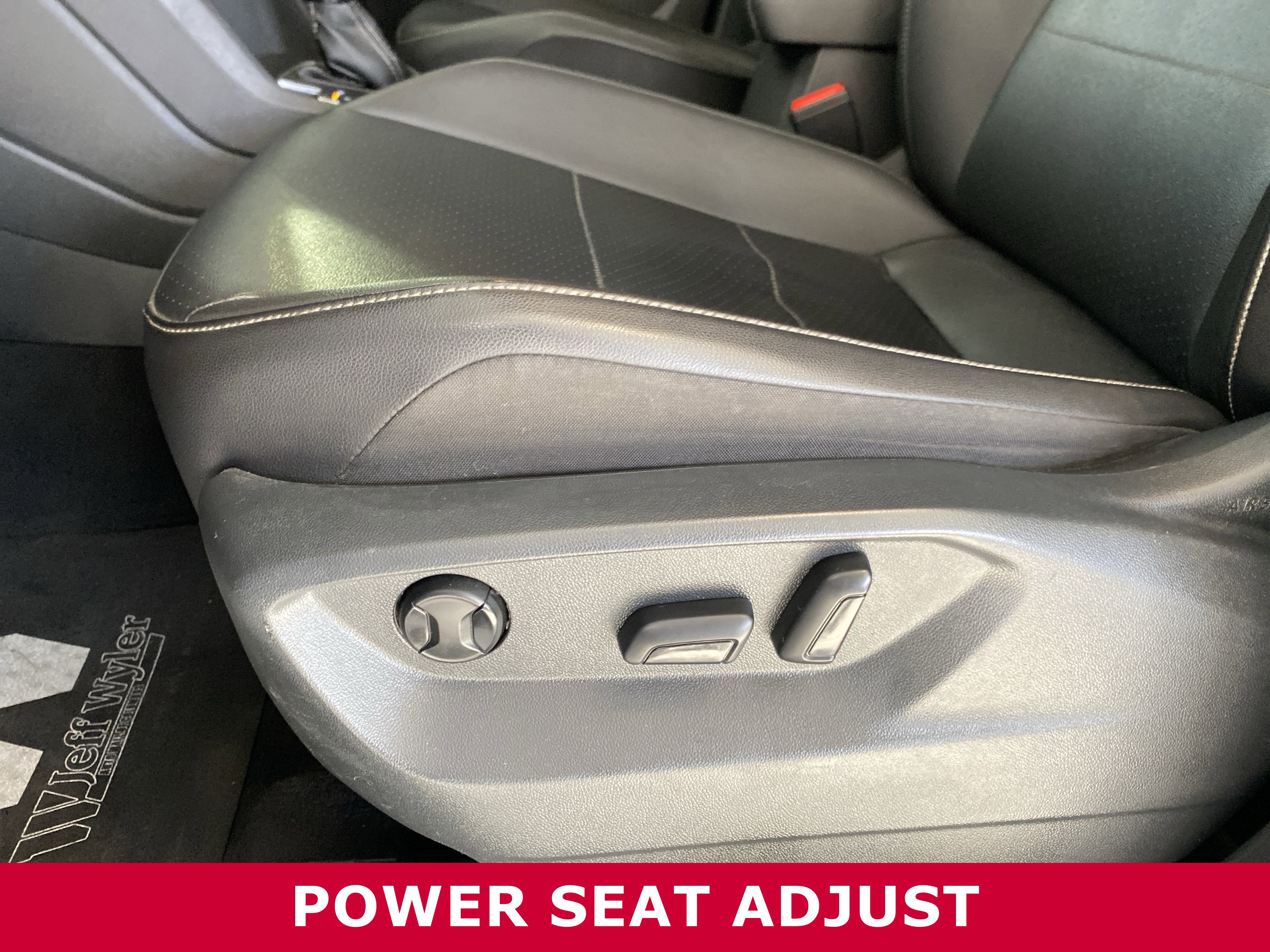 Used 2021 Volkswagen Tiguan SE image 20